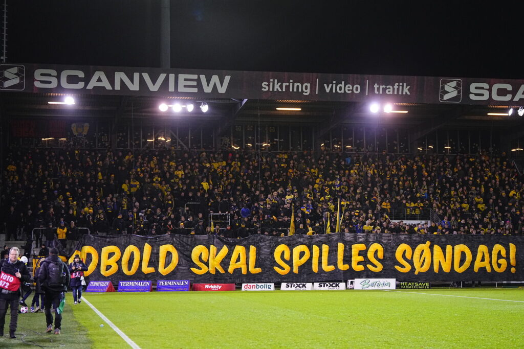 Brøndby-afsnit med tifo