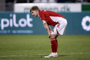 Thomas Gundelund med hænderne på knæene