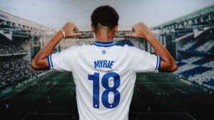 Kenay Myrie skriver under med FCK.