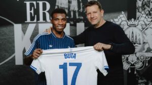 Buta med sin nye FCK-trøje