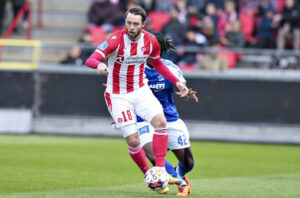 Louka Prip dribler med bolden