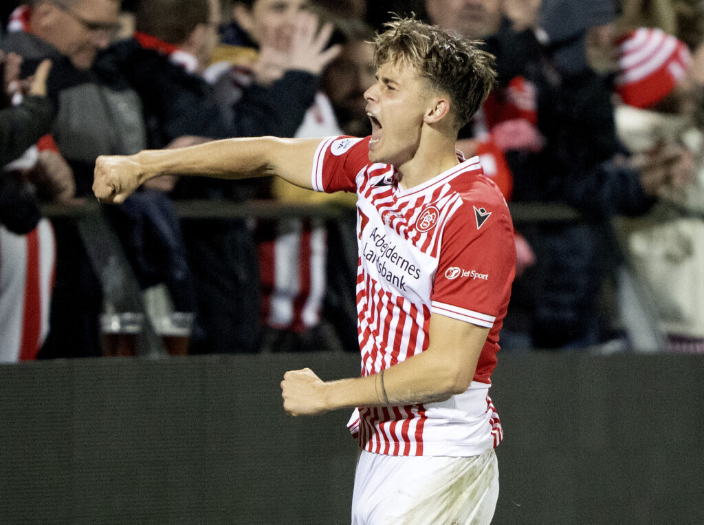 Oliver Ross jubler efter scoring