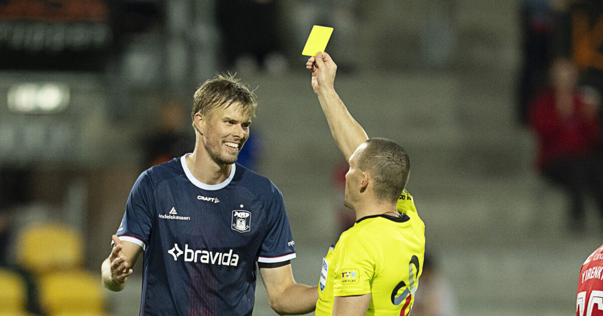 Jakob Poulsen giver opdatering på tilbagevendt Tingager Foto: Thomas Kristensen/Ritzau Scanpix