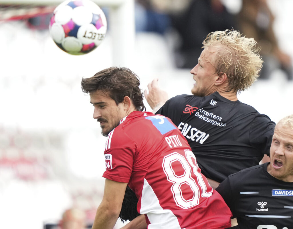 Pitu i hovedstødsduel