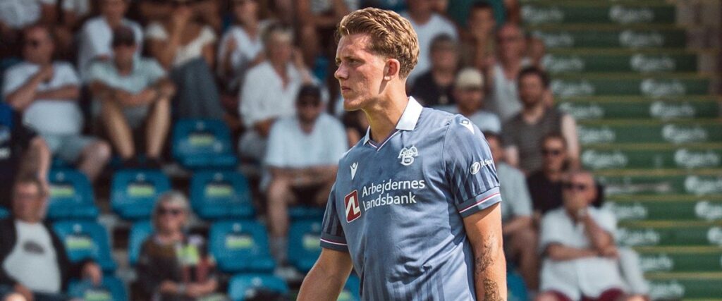 Bertram Skovgaard i aktion for AaB