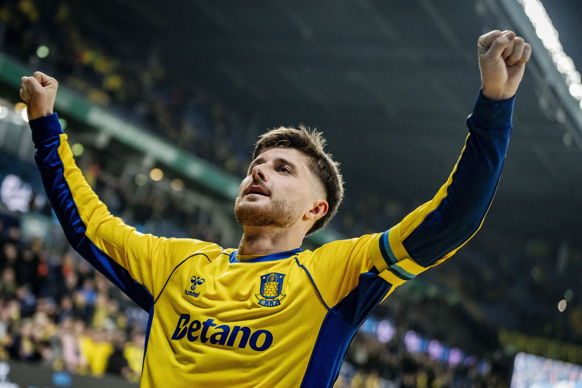 Brøndby-boss afslører: Forhandler med profil foto