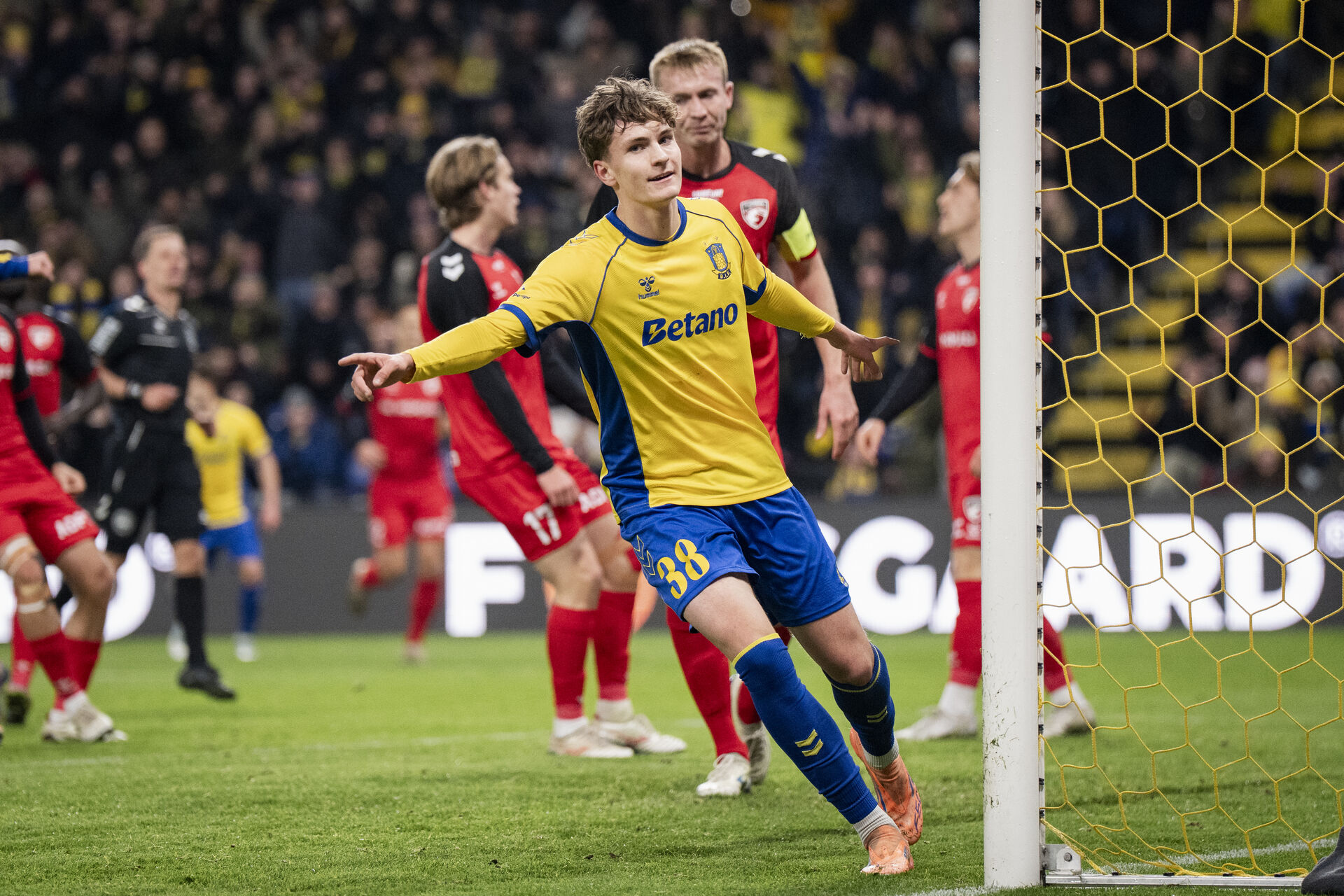 Officielt: Brøndby forlænger med Jacob Ambæk foto