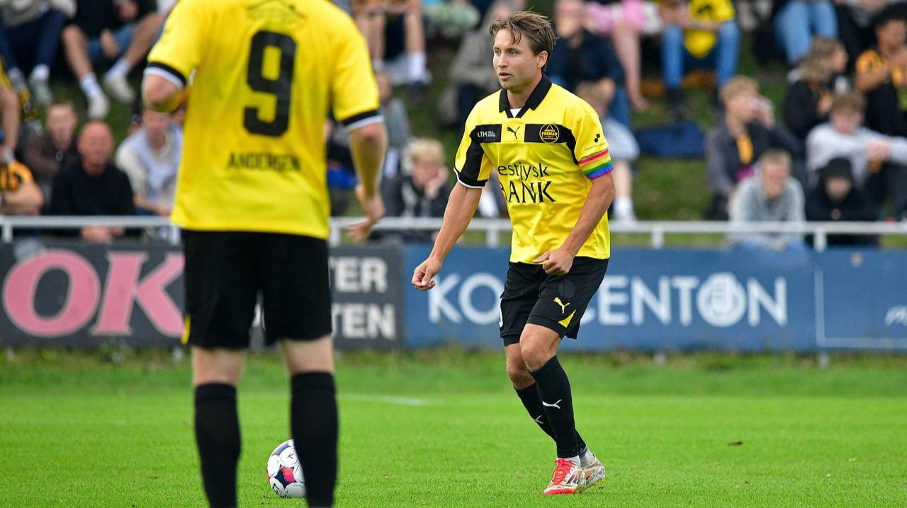 Aarhus Fremad forlænger med anfører foto