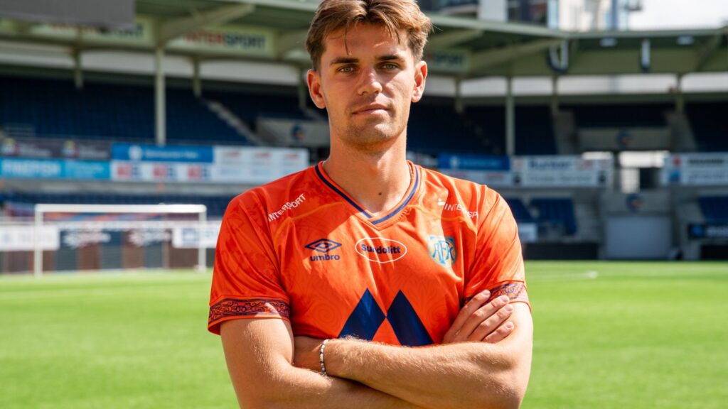 Mathias Christensen har armene over kors.