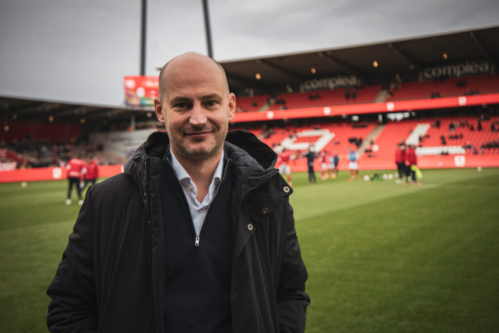 John Møller smiler på Aalborg Portland Park