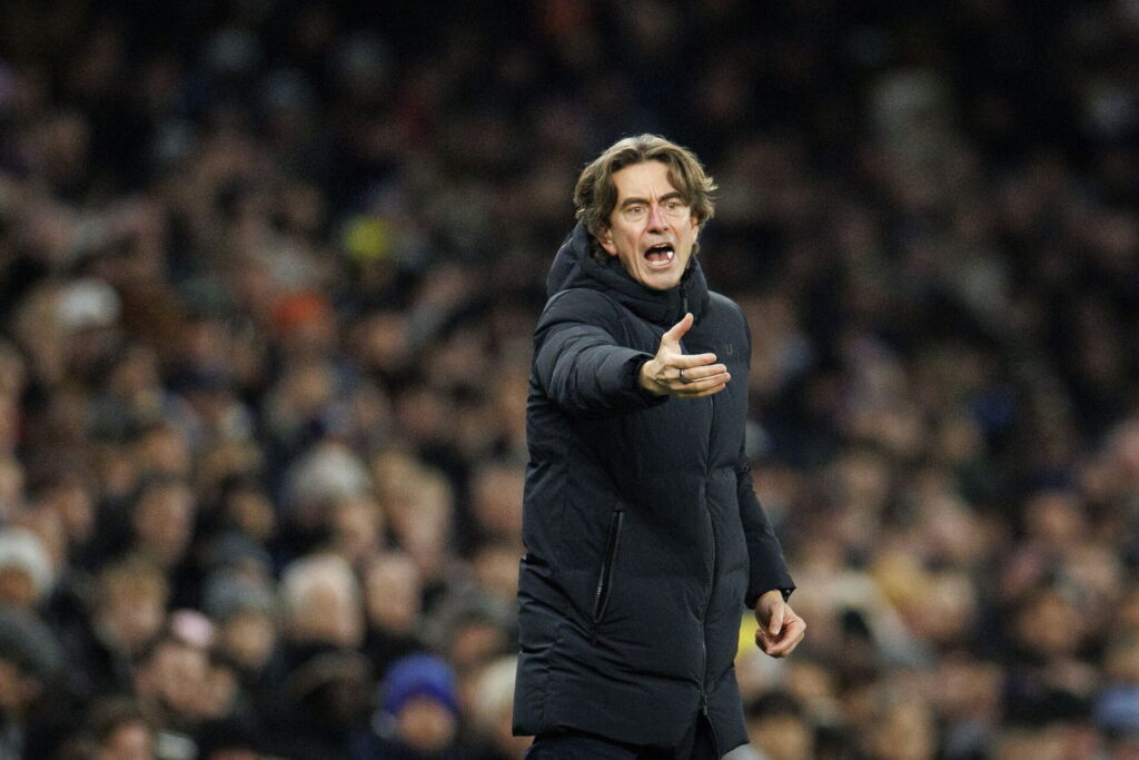 Thomas Frank på sidelinjen for Tottenham.