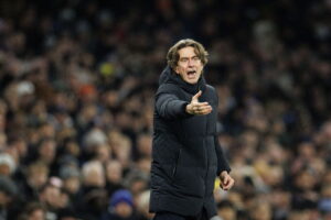 Thomas Frank på sidelinjen for Tottenham.