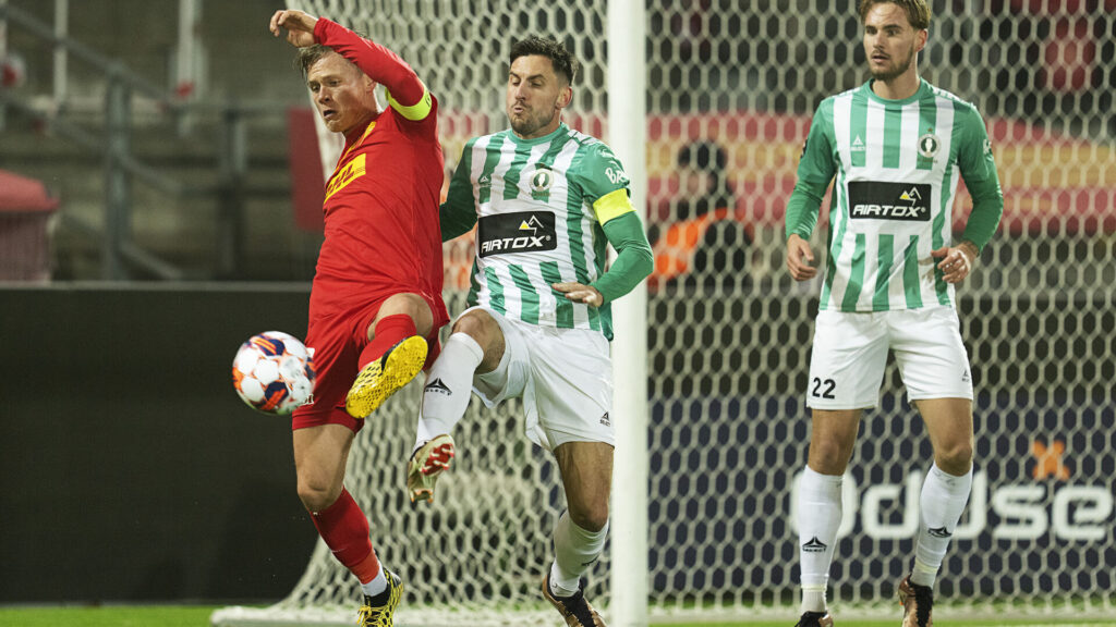 Daniel A. Pedersen i aktion for AB mod FC Nordsjælland.