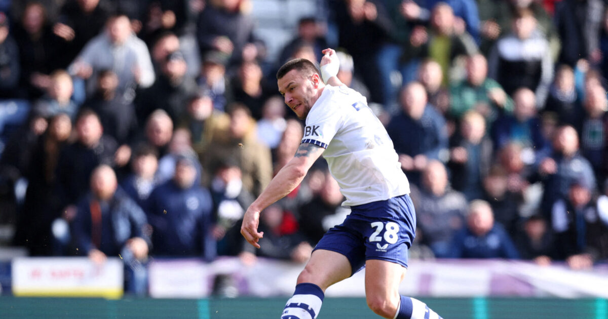 Preston-profil følger bid og racisme op med en skalle Foto: PHOTO: Soccer Football 