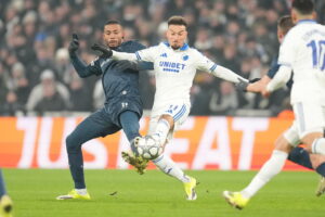 Jordan Larsson i kamp mod Napoli.