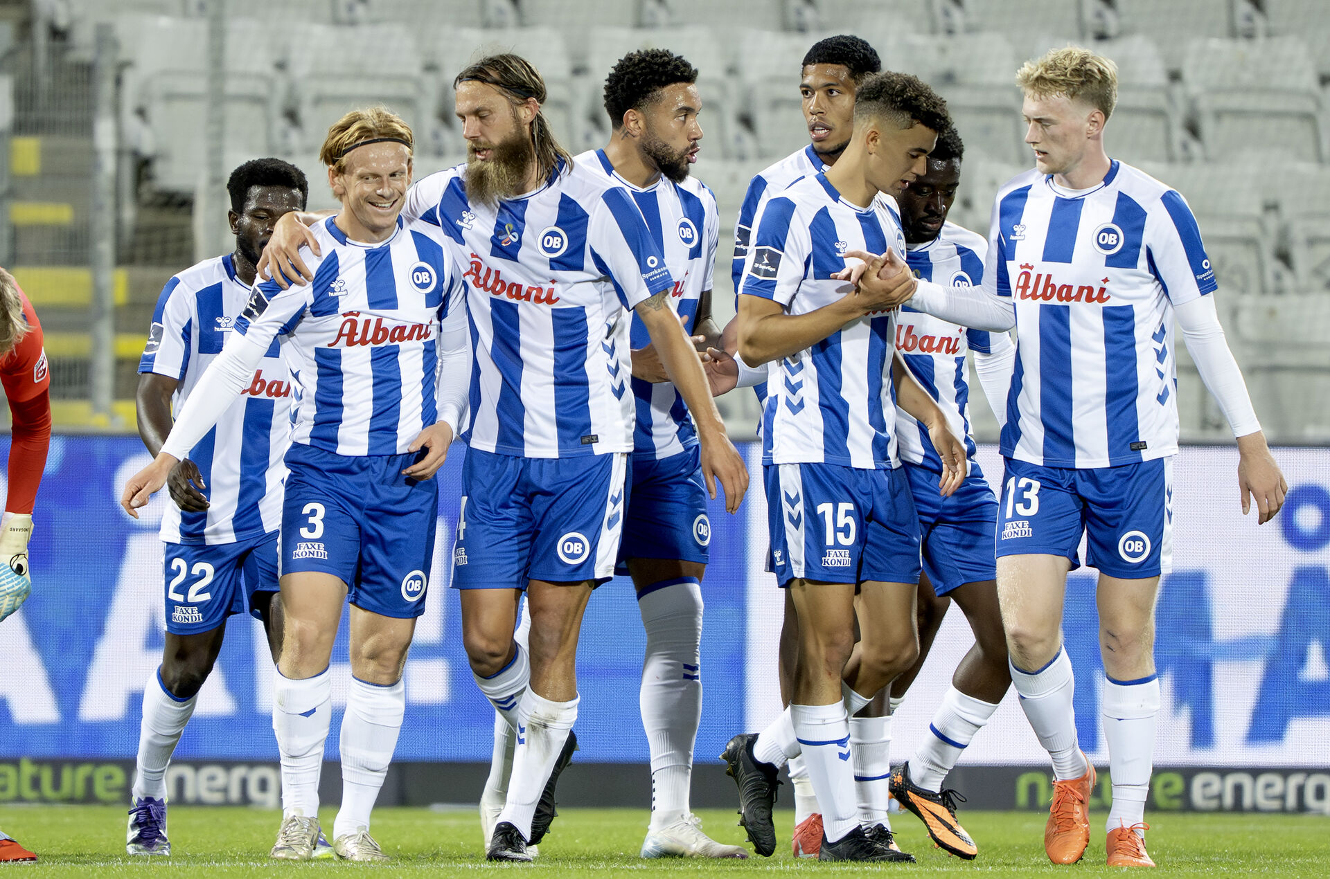 Slut med slåskampe – kom med i OB’s omklædningsrum foto