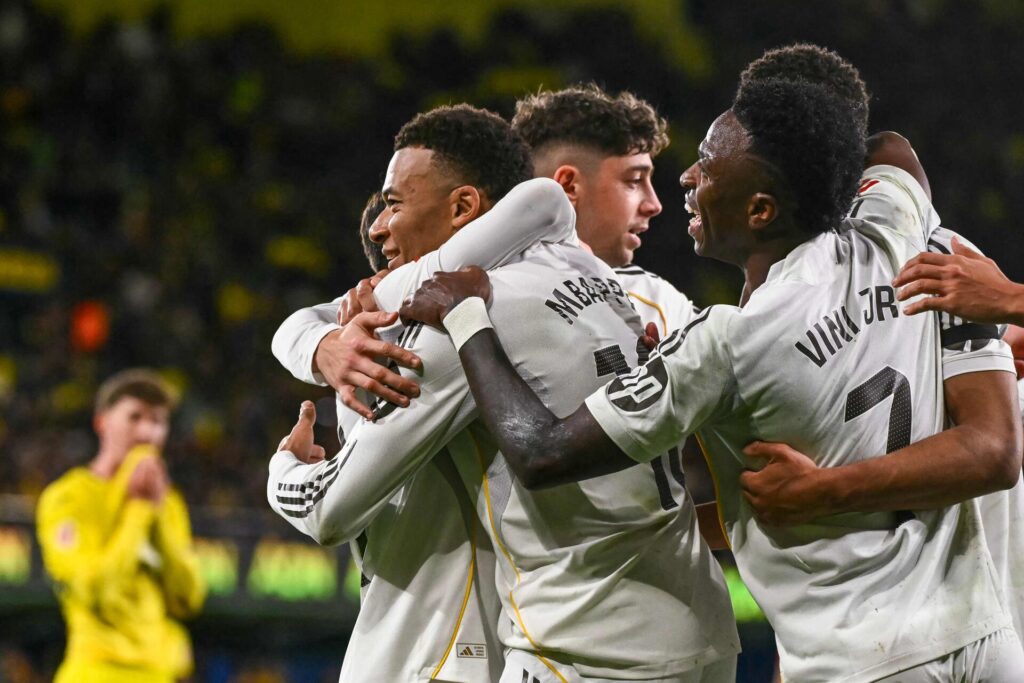 Mbappé der krammer Brahim Diaz efter overtidsscoringen mod Villarreal.