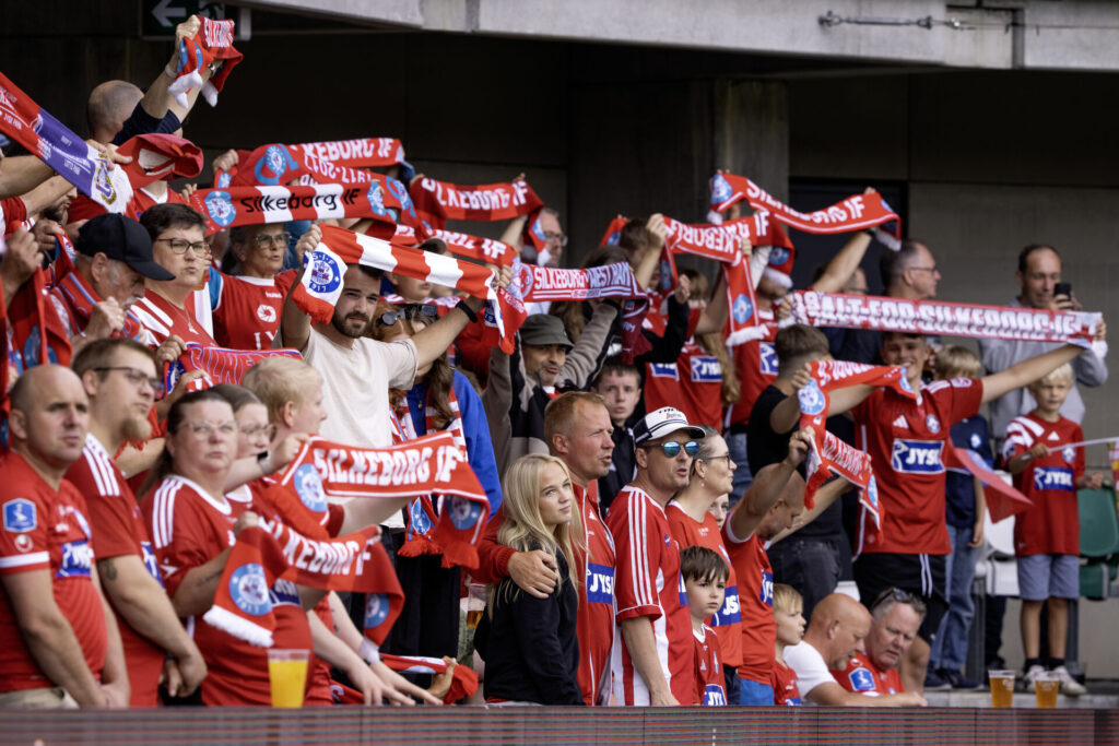 Silkeborg IF's fans under en kamp.