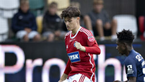 Alexander Busch spiller imod FC Nordsjælland