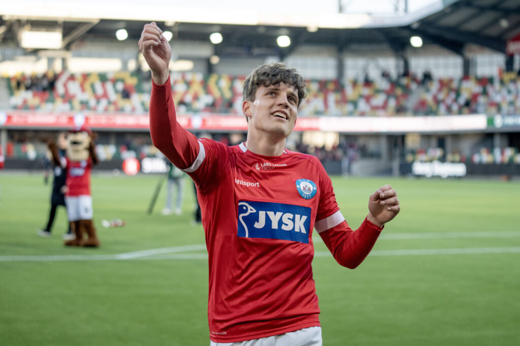 Asbjørn Bøndergaard hyldes af fansene