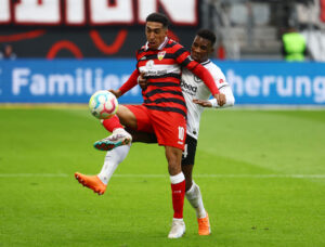 Aurelio Buta i kamp for Eintracht Frankfurt.