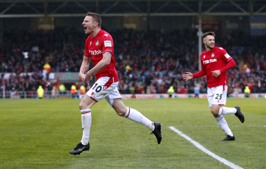 Paul Mullin jubler efter en scoring.