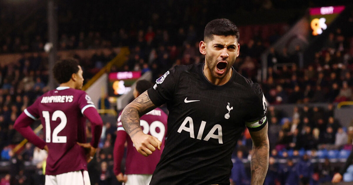 Drama: Redningsmanden Romero giver Frank en livline Foto: Action Images via Reuters/Lee