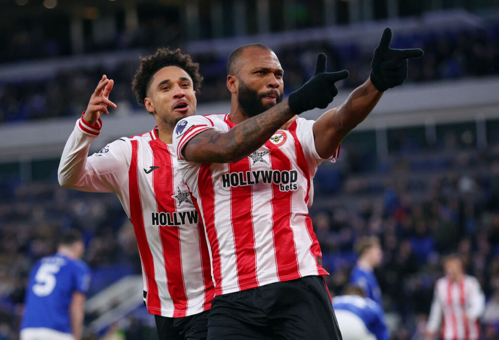 Igor Thiago fejrer et mål for Brentford.