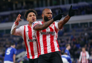 Igor Thiago fejrer et mål for Brentford.