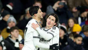 Harry Wilson og Raul Jimenez