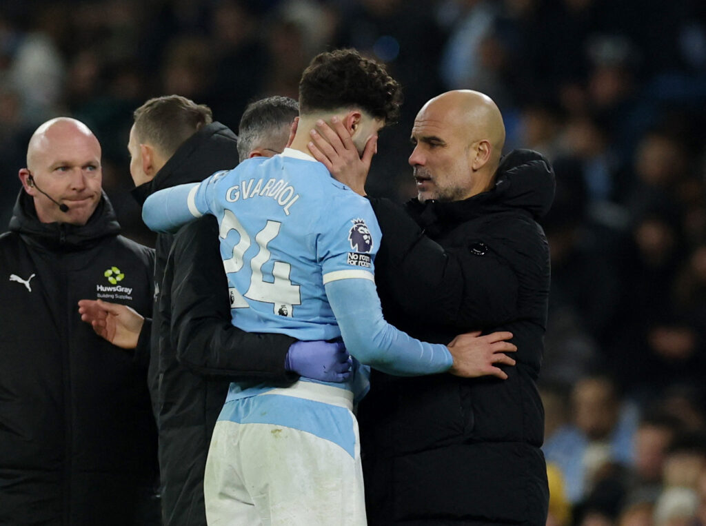 Guardiola og Gvardiol i omfavnelse