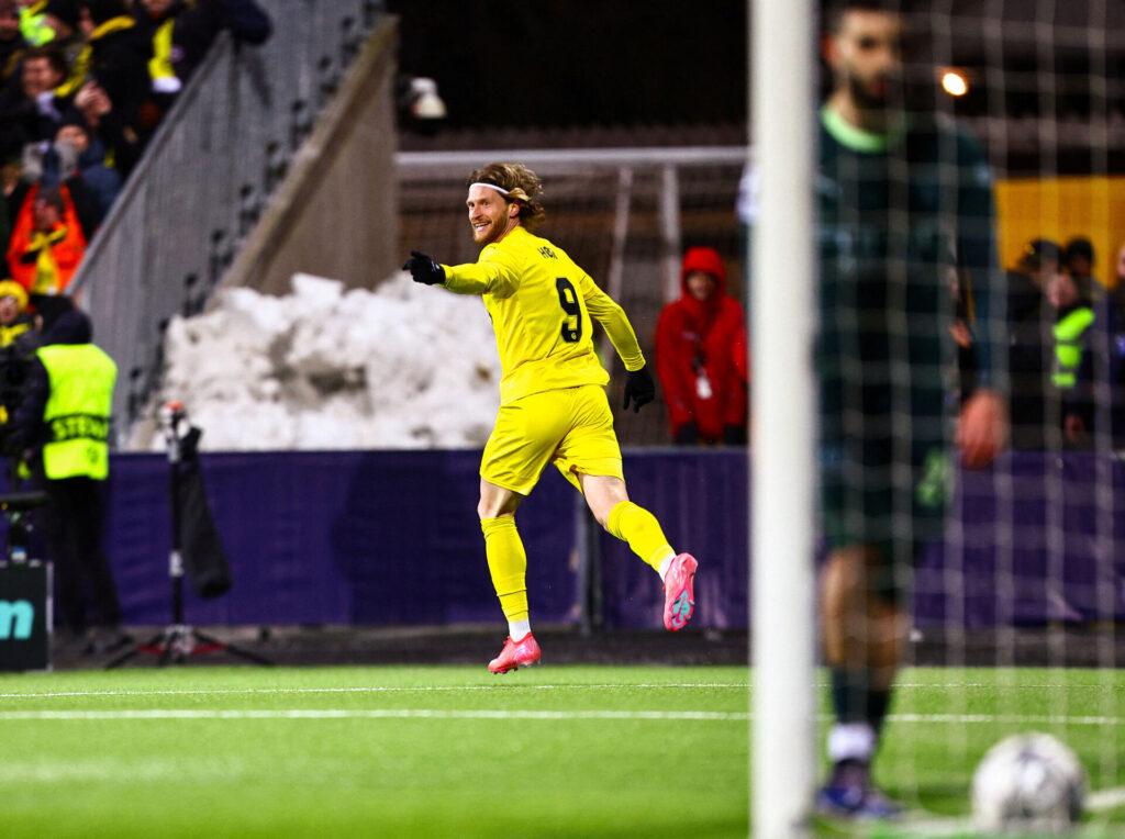 Kasper Høgh fejrer et mål for Bodø/Glimt.
