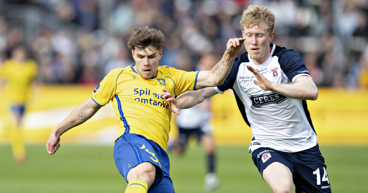 AGF’s Mølgaard i rørende interview: Været drænende Tobias Mølgaard i aktion mod Brøndby IF i maj 2025. Det er seneste gang, forsvarsspilleren har været på banen i Superligaen. Foto: Henning Bagger/Ritzau Scanpix