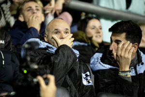 Iniesta overværer en af FC Helsingørs kampe.