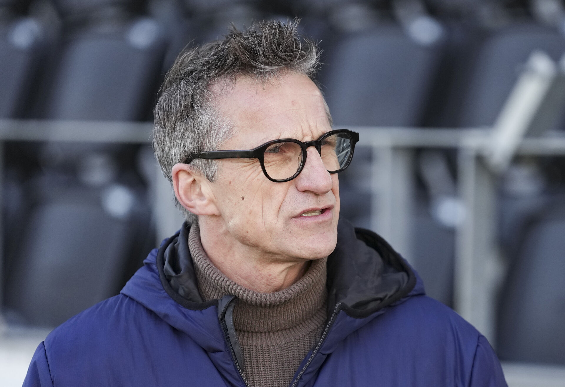 OB-boss jagter anden profil end Thomas Isherwoods foto