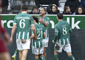 Viborg FF's spillere jubler.