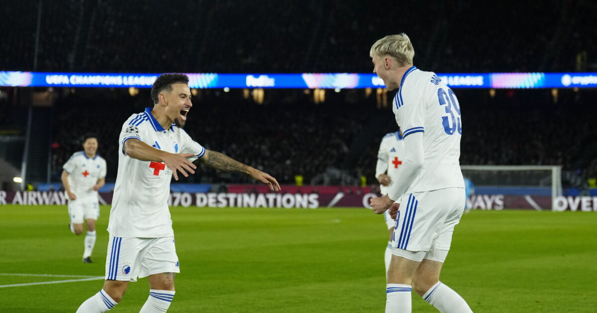 Iskold Iceman! Ligner kæmpe FCK-salg som Oskarsson epa12688662 Copenhagen's Viktor Dadason (R) celebrates after scoring the 0-1 during the Champions League soccer match between Barcelona and FC Copenhagen, in Camp Nou stadium, Barcelona, Catalonia, Spain, 28 February 2026. EPA/Alejandro Garcia