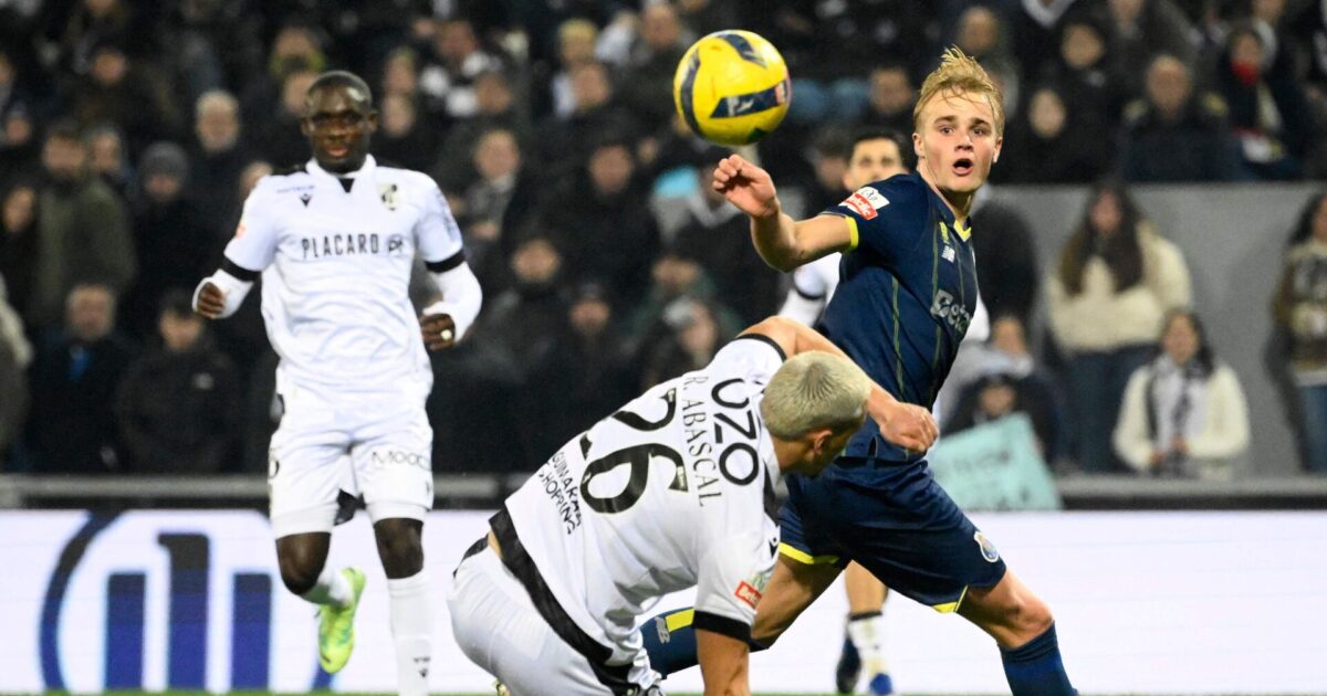 Froholdts Porto reddet af VAR til sidst Foto: Miguel Riopa/AFP/Ritzau Scanpix