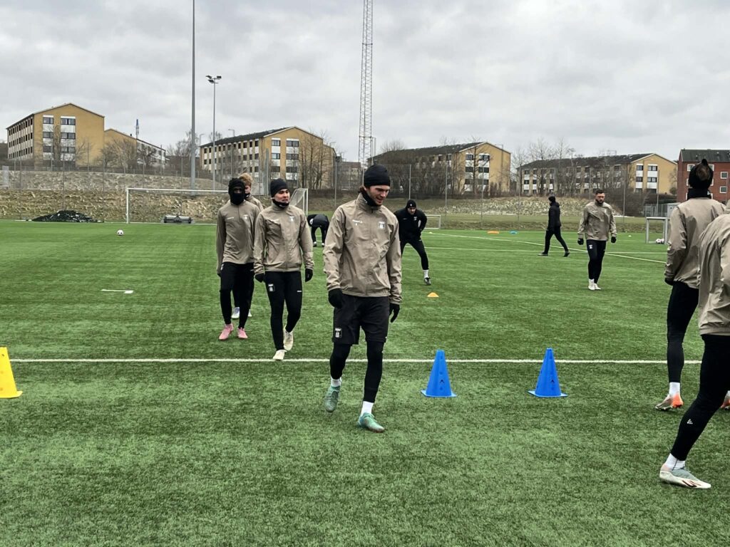 Magnus Knudsen under AGF-træning på Fredensvang.