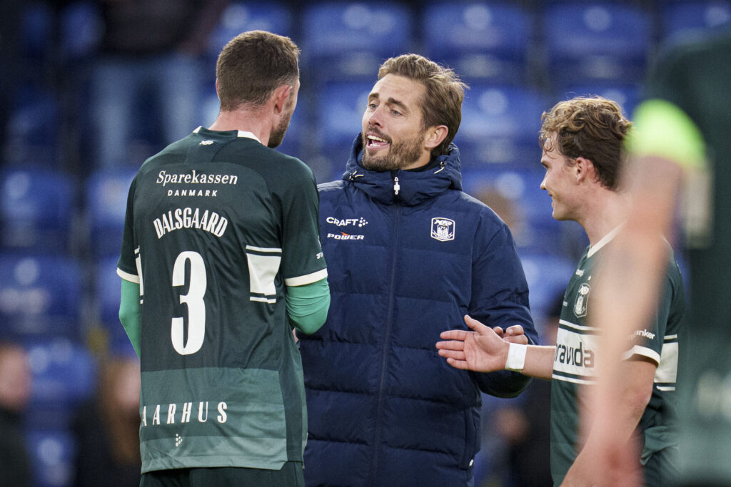 Jakob Poulsen taler med Henrik Dalsgaard