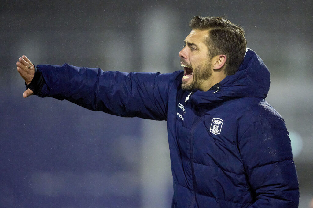 Jakob Poulsen dirigerer sine spillere