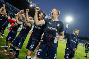 Frederik Tingager med en knyttet næve efter AGF-sejr over OB.