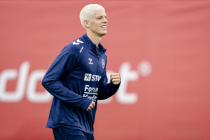 Albert Grønbæk under træning for landsholdet.