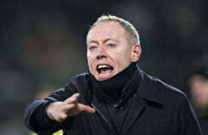 Steve Cooper råber og dirigerer