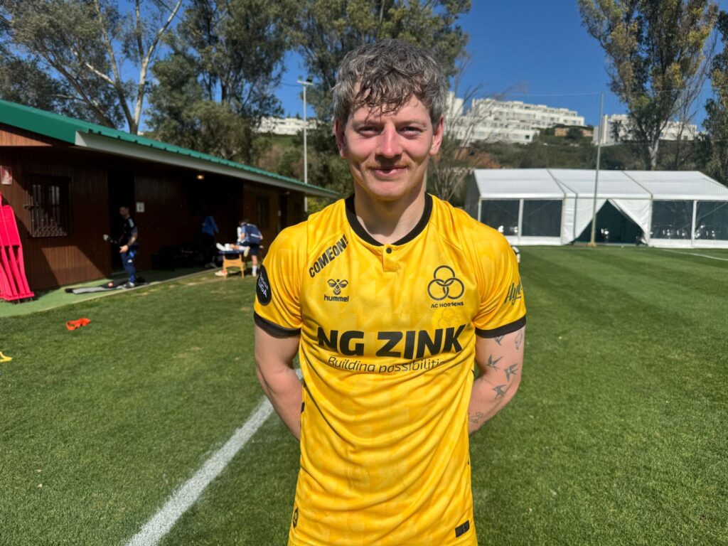 Adrian Justinussen under AC Horsens træningslejr i Spanien.