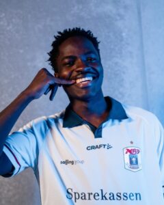 James Bogere i en AGF-trøje