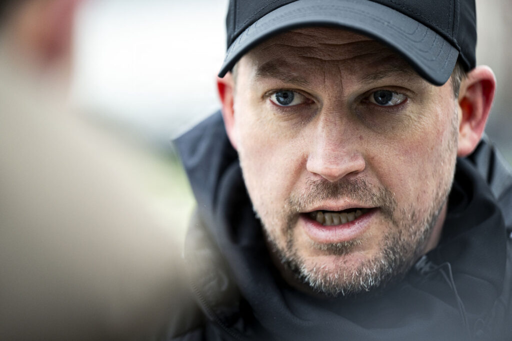 Jacob Neestrup taler med pressen på Mathias Zankas første træningsdag