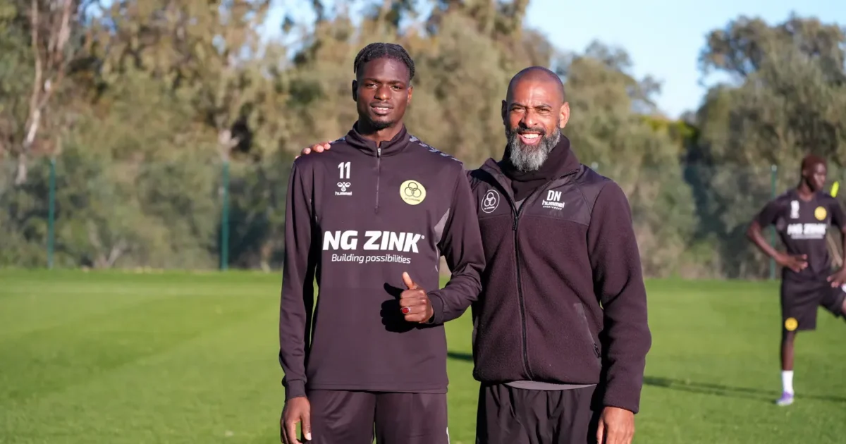 Styr på papirarbejdet: Horsens henter senegaleser Foto: AC Horsens