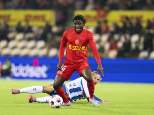 Caleb Yirenkyi i aktion for FC Nordsjælland.