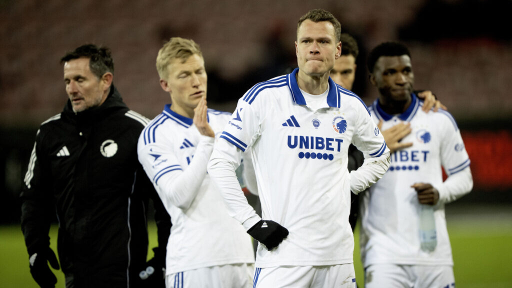 FC København-spillere ser skuffede ud.